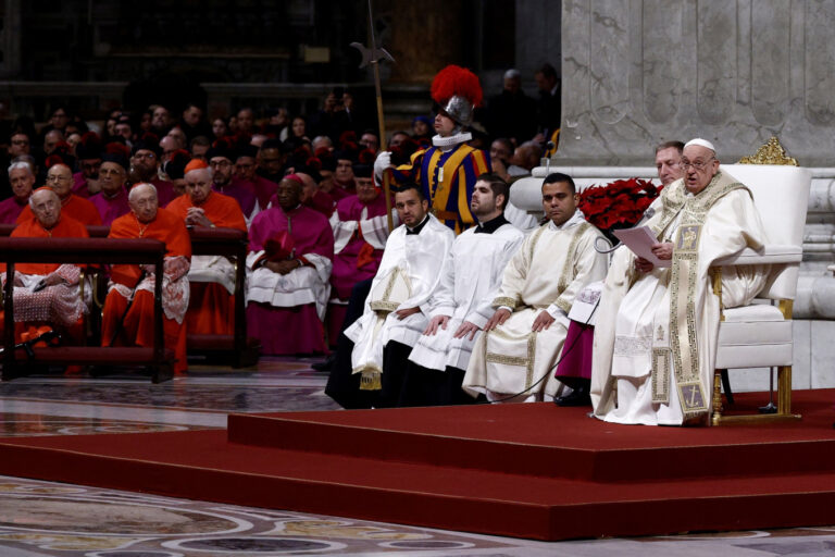 Pope Francis appeals for courage to better the world on Christmas Eve – Europe