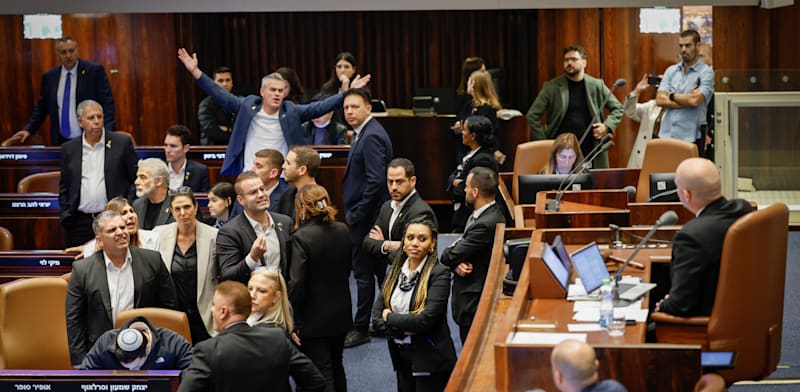 Knesset enacts Trapped Profits Law by one vote