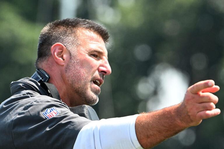 Patriots hire Mike Vrabel as new head coach, replacing one-and-done Jerod Mayo