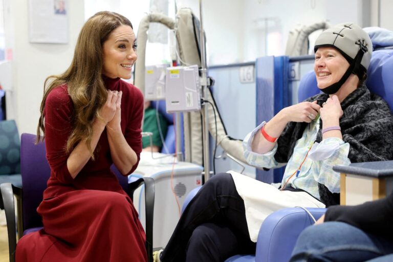 Kate Middleton’s emotional visit to the hospital where she received cancer treatment | People