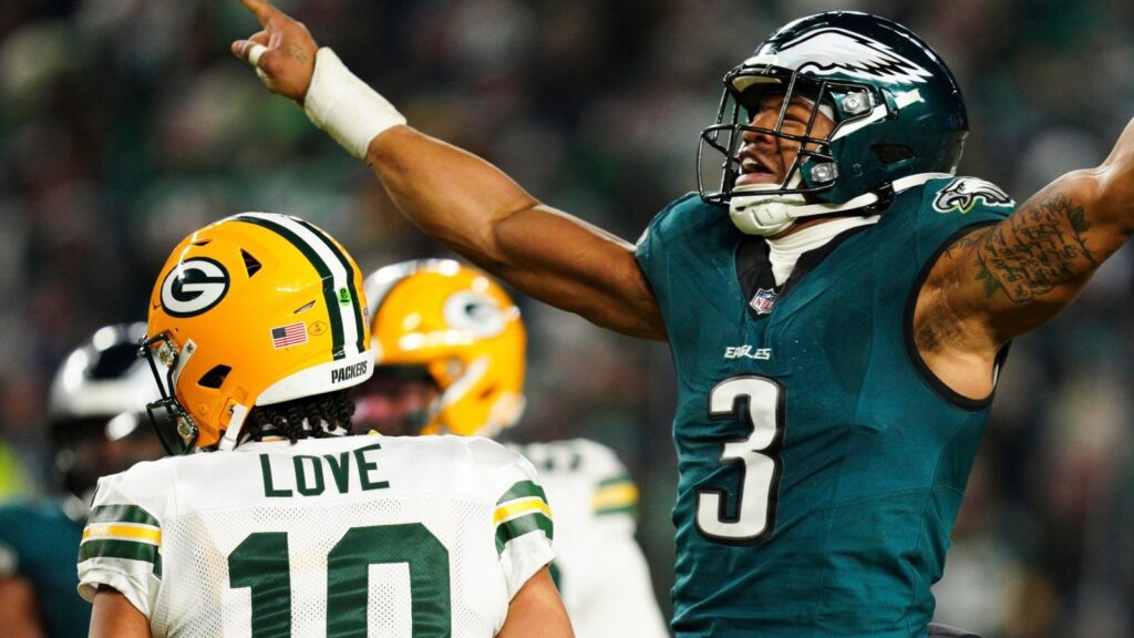 Green Bay Packers 10-22 Philadelphia Eagles: Jordan Love throws three interceptions in Packers playoff exit | NFL News