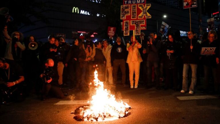 Video: Protests erupt in Israel after Hamas postpones releasing additional hostages