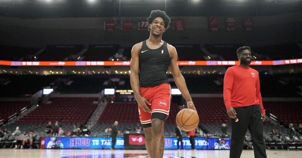 Second Half Thread: Hornets vs. Blazers Second Half Thread: Hornets vs. Blazers