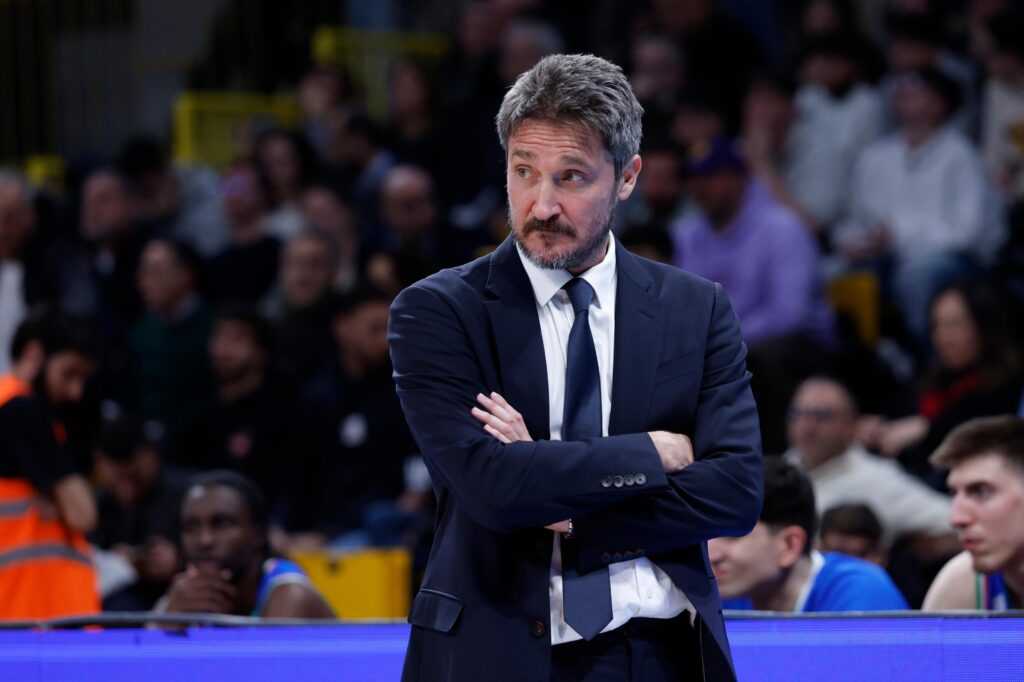 Hungary Trips Italy and Wins 67-71 Hungary Trips Italy and Wins 67-71