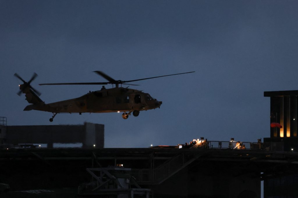 News Wrap: Hamas accuses Israel of violating ceasefire deal by delaying prisoner release News Wrap: Hamas accuses Israel of violating ceasefire deal by delaying prisoner release