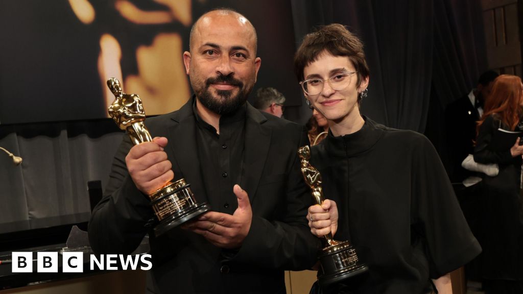 Palestinian Oscar winner held by Israel after ‘settler attack’ Palestinian Oscar winner held by Israel after ‘settler attack’