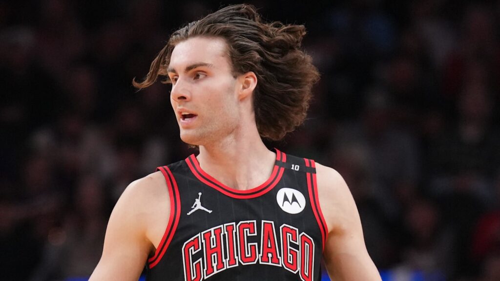 Josh Giddey Makes Bulls History vs Los Angeles Lakers Josh Giddey Makes Bulls History vs Los Angeles Lakers
