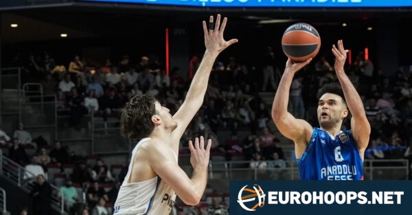 Efes beating Maccabi in Riga by tooth and claw Efes beating Maccabi in Riga by tooth and claw