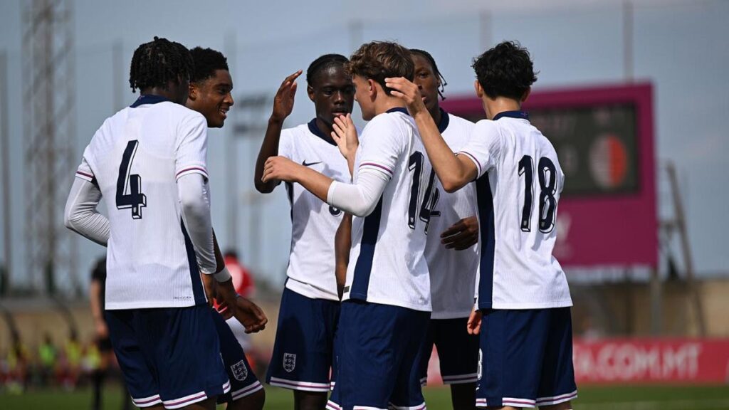 Arsenal duo help England qualify for u17s Euros & World Cup Arsenal duo help England qualify for u17s Euros & World Cup