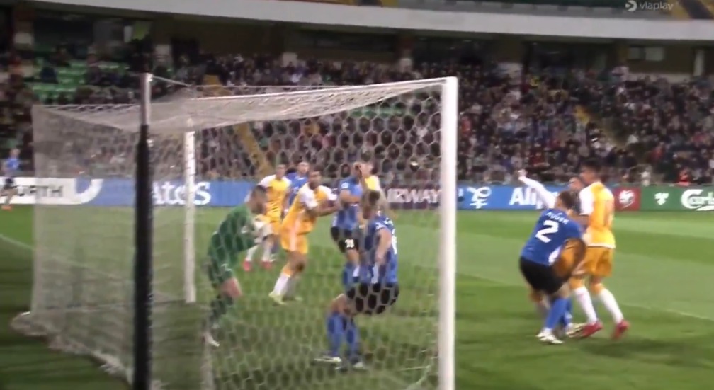Goalkeeper completely forgets where he is as Estonia score World Cup qualifying’s strangest goal Goalkeeper completely forgets where he is as Estonia score World Cup qualifying’s strangest goal